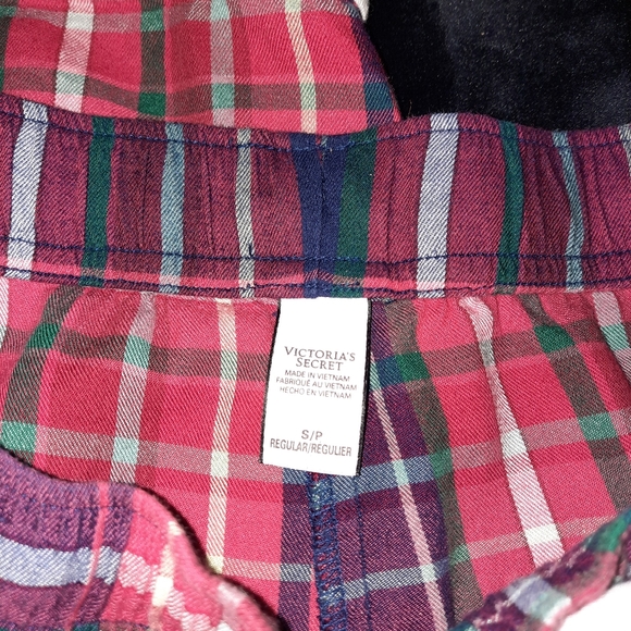 Vs Matching Flannel Pjs 😍 - Picture 9 of 10